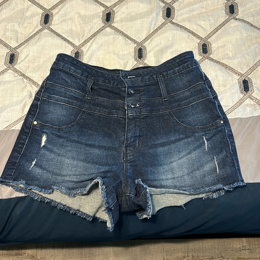 🛍️Refuge high waisted shorts - Picture 1 of 4